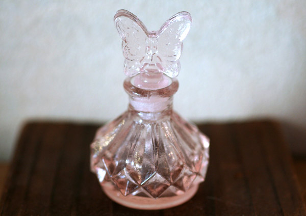 アンティークアナスタシア 神戸北野町 ガラスの香水瓶 香水びん 香水ビン